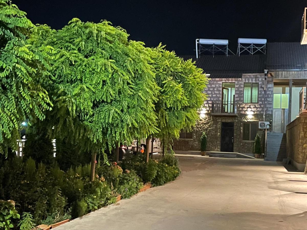 Kamar Hotel Ijevan Exterior foto
